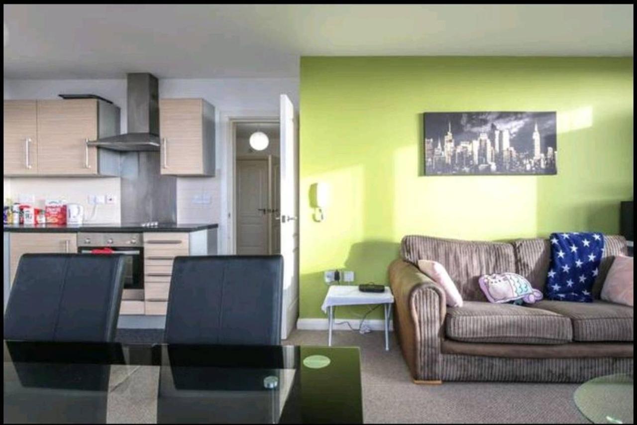 Large 3 Bedrooms In Liverpool City Centre, Free Parking Екстер'єр фото
