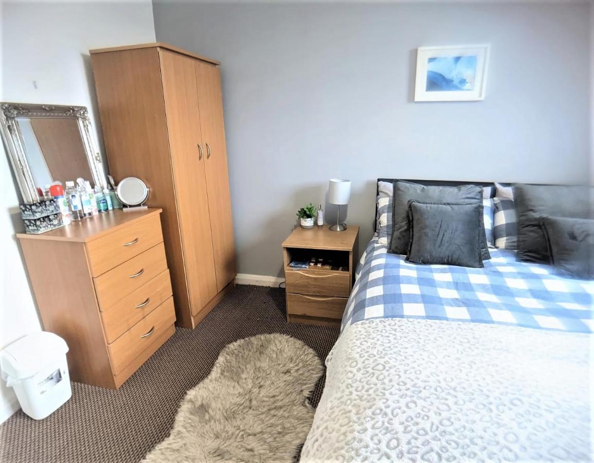 Large 3 Bedrooms In Liverpool City Centre, Free Parking Екстер'єр фото