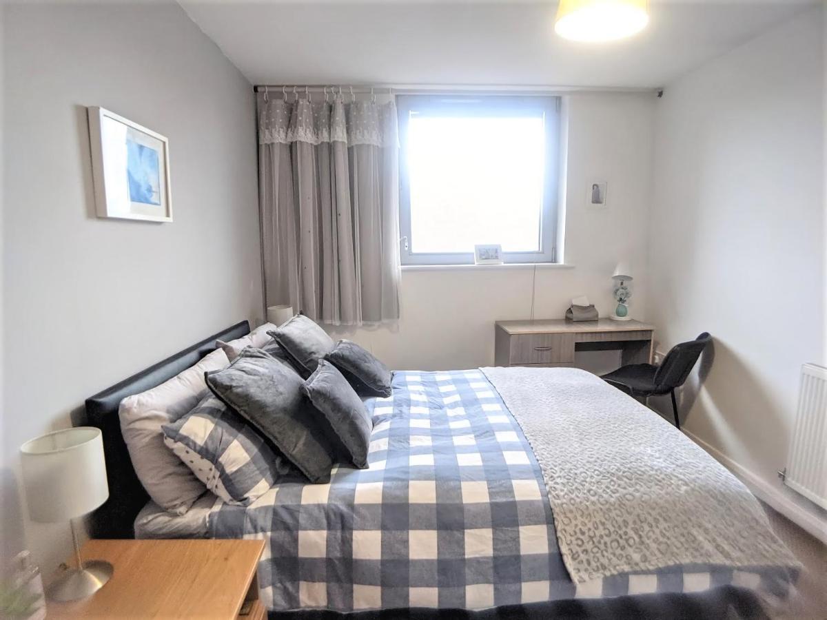 Large 3 Bedrooms In Liverpool City Centre, Free Parking Екстер'єр фото