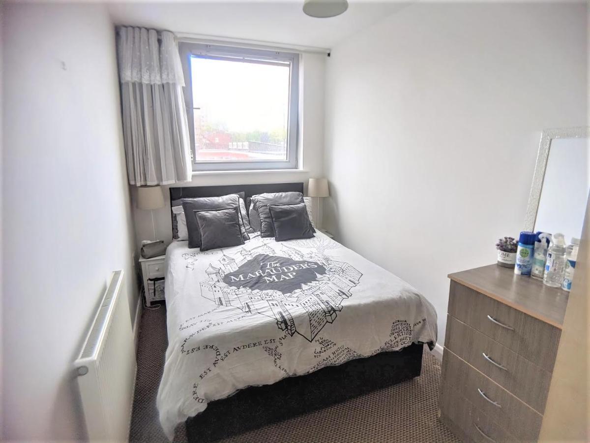 Large 3 Bedrooms In Liverpool City Centre, Free Parking Екстер'єр фото