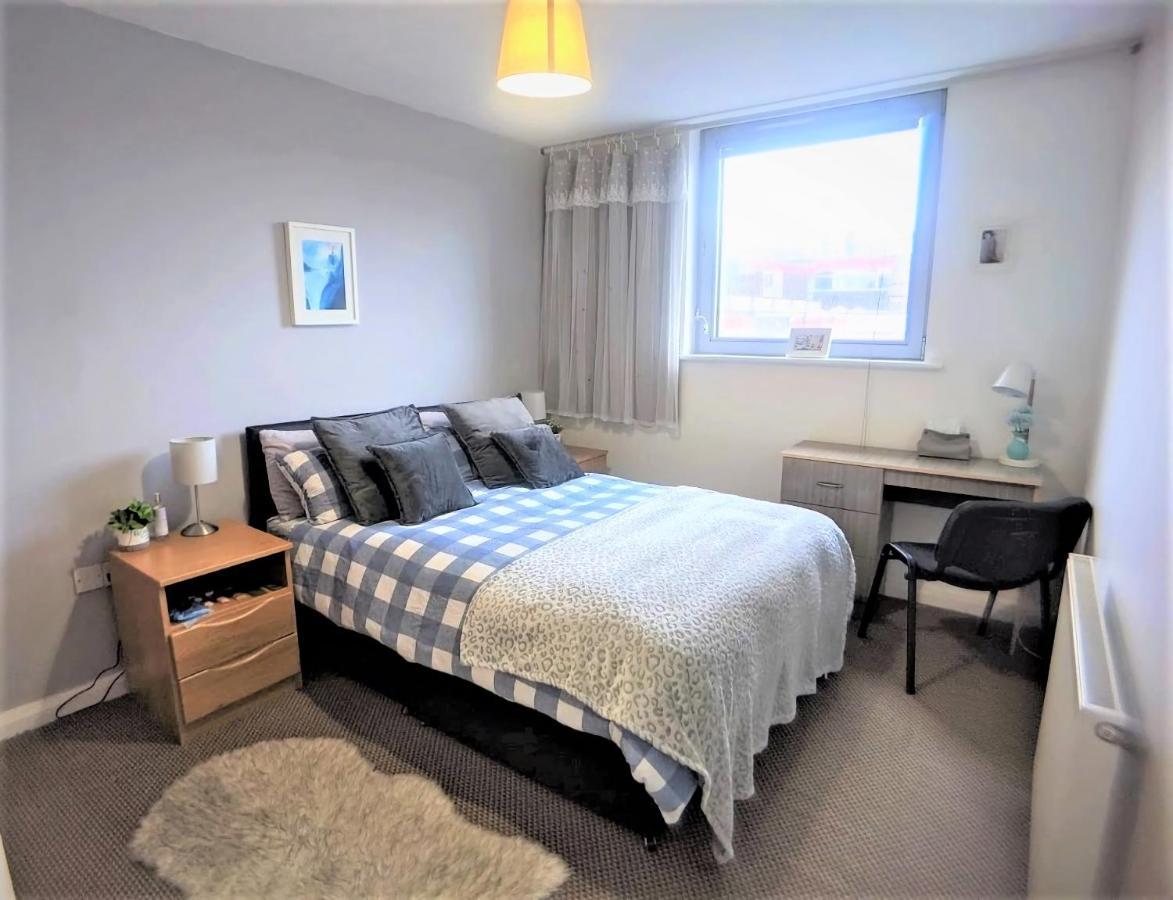 Large 3 Bedrooms In Liverpool City Centre, Free Parking Екстер'єр фото