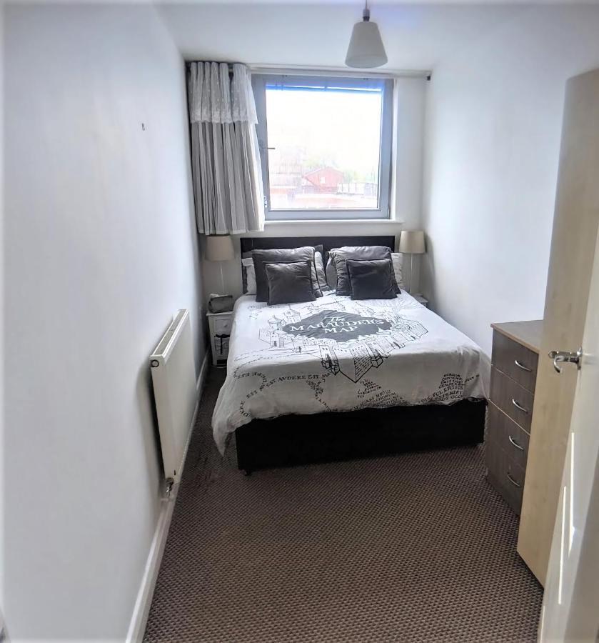 Large 3 Bedrooms In Liverpool City Centre, Free Parking Екстер'єр фото