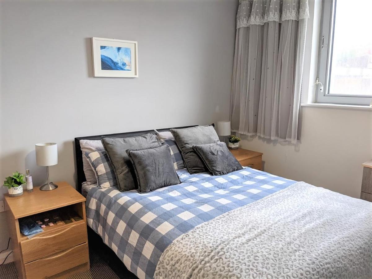 Large 3 Bedrooms In Liverpool City Centre, Free Parking Екстер'єр фото