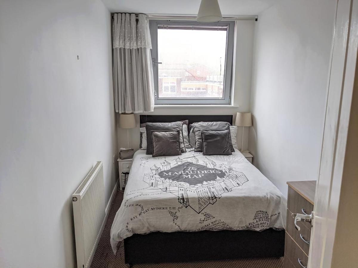 Large 3 Bedrooms In Liverpool City Centre, Free Parking Екстер'єр фото