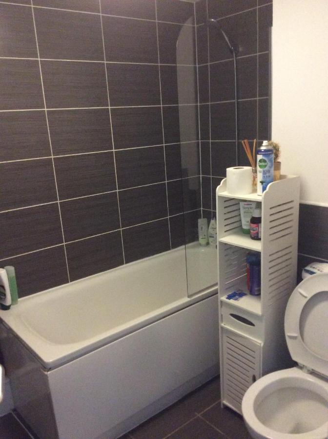 Large 3 Bedrooms In Liverpool City Centre, Free Parking Екстер'єр фото