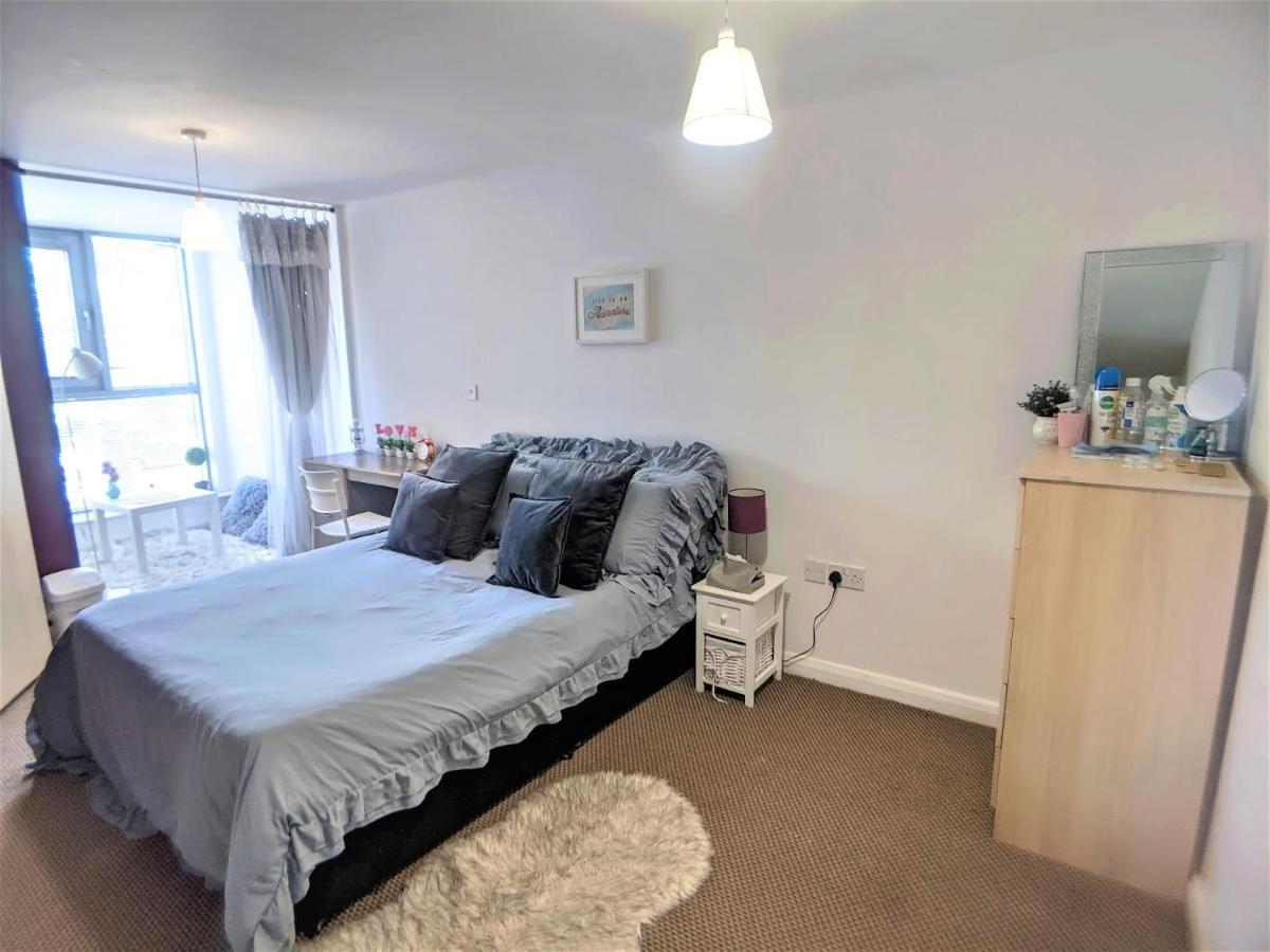 Large 3 Bedrooms In Liverpool City Centre, Free Parking Екстер'єр фото